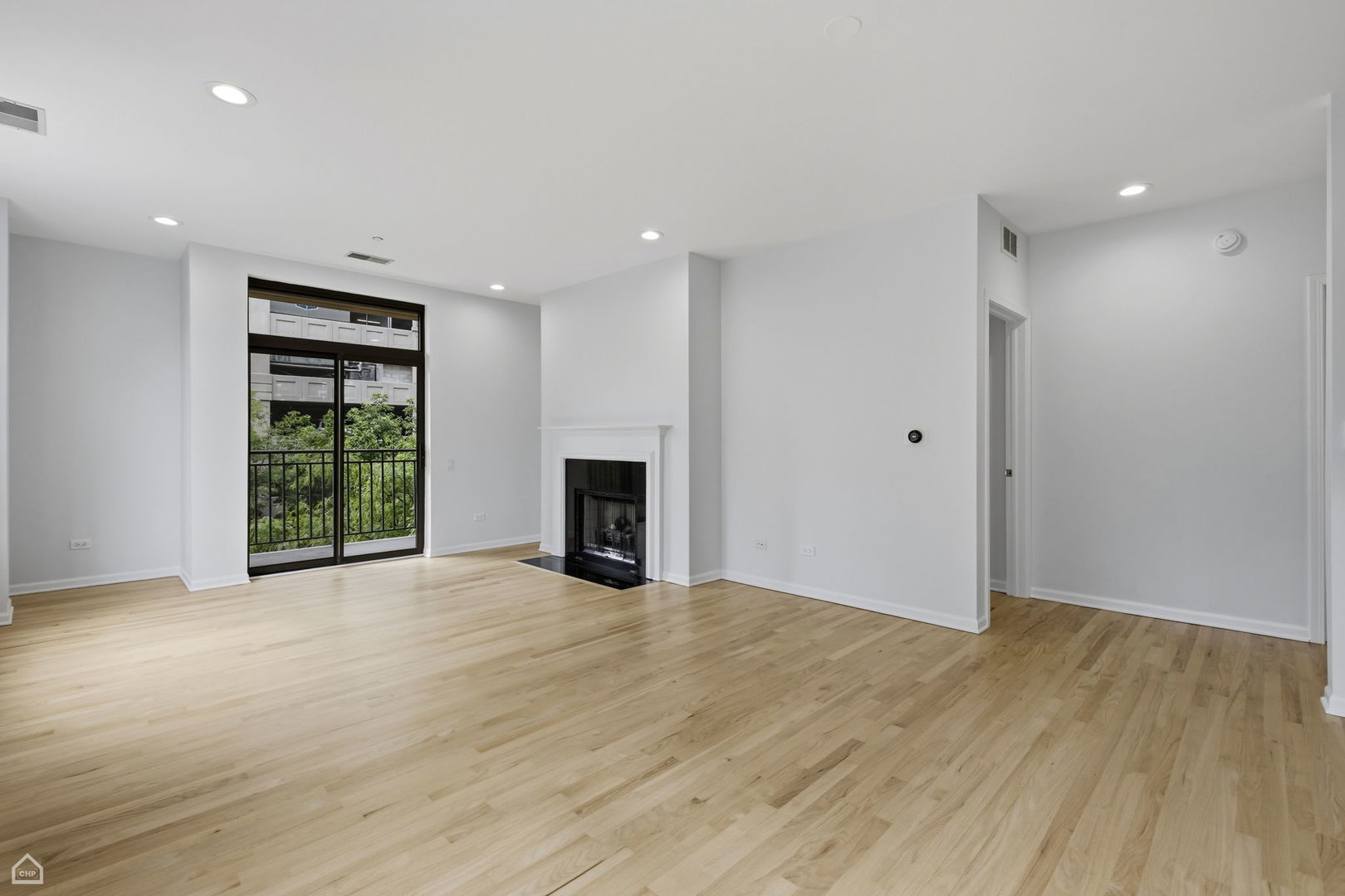 33 W Huron Street Unit: 305