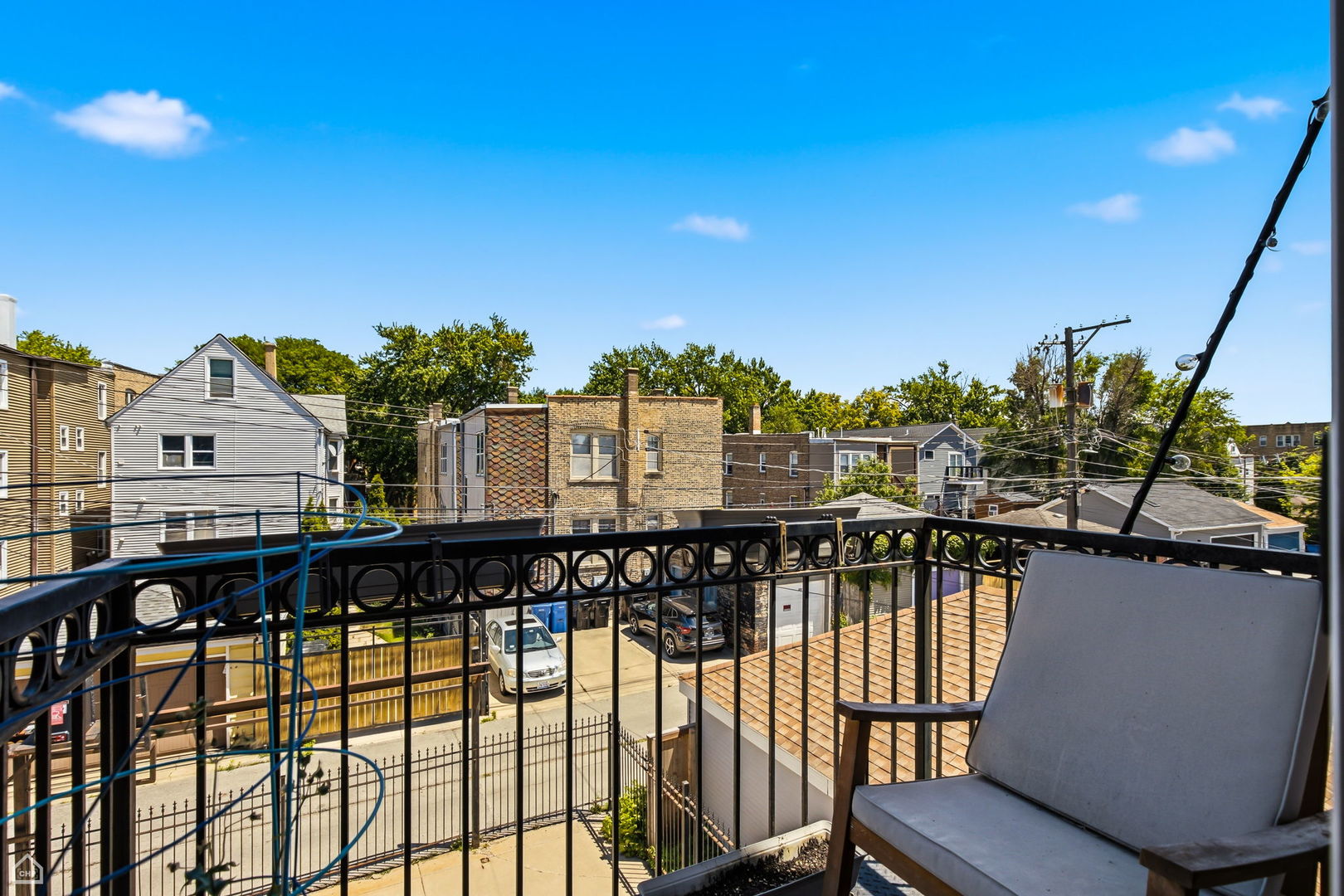4231 N Kedzie Avenue Unit: 2-F