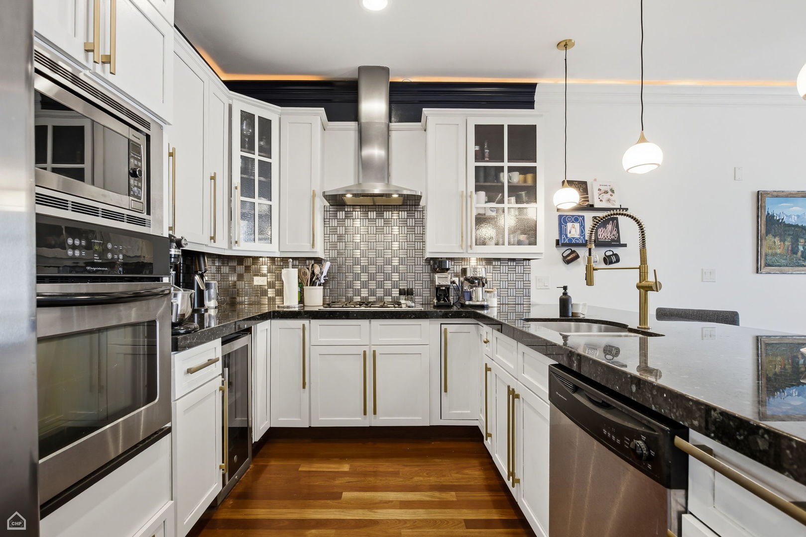 4231 N Kedzie Avenue Unit: 2-F