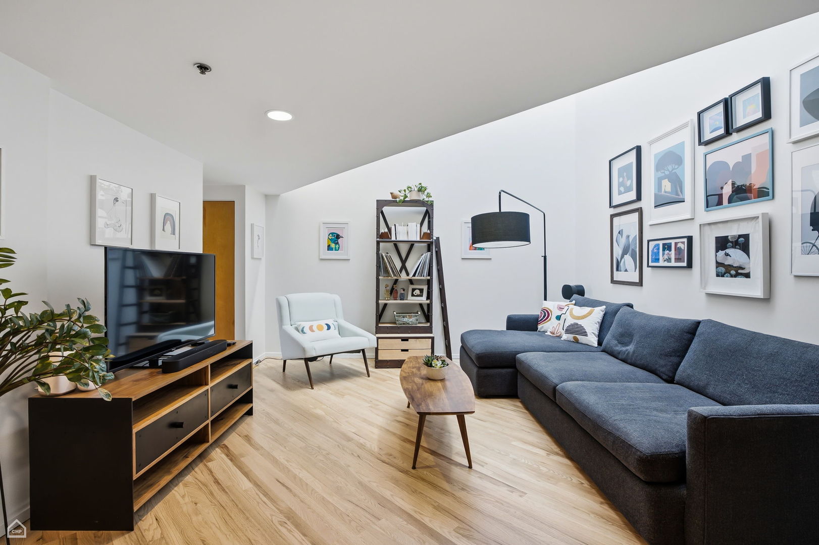 2300 W Wabansia Avenue Unit: 337