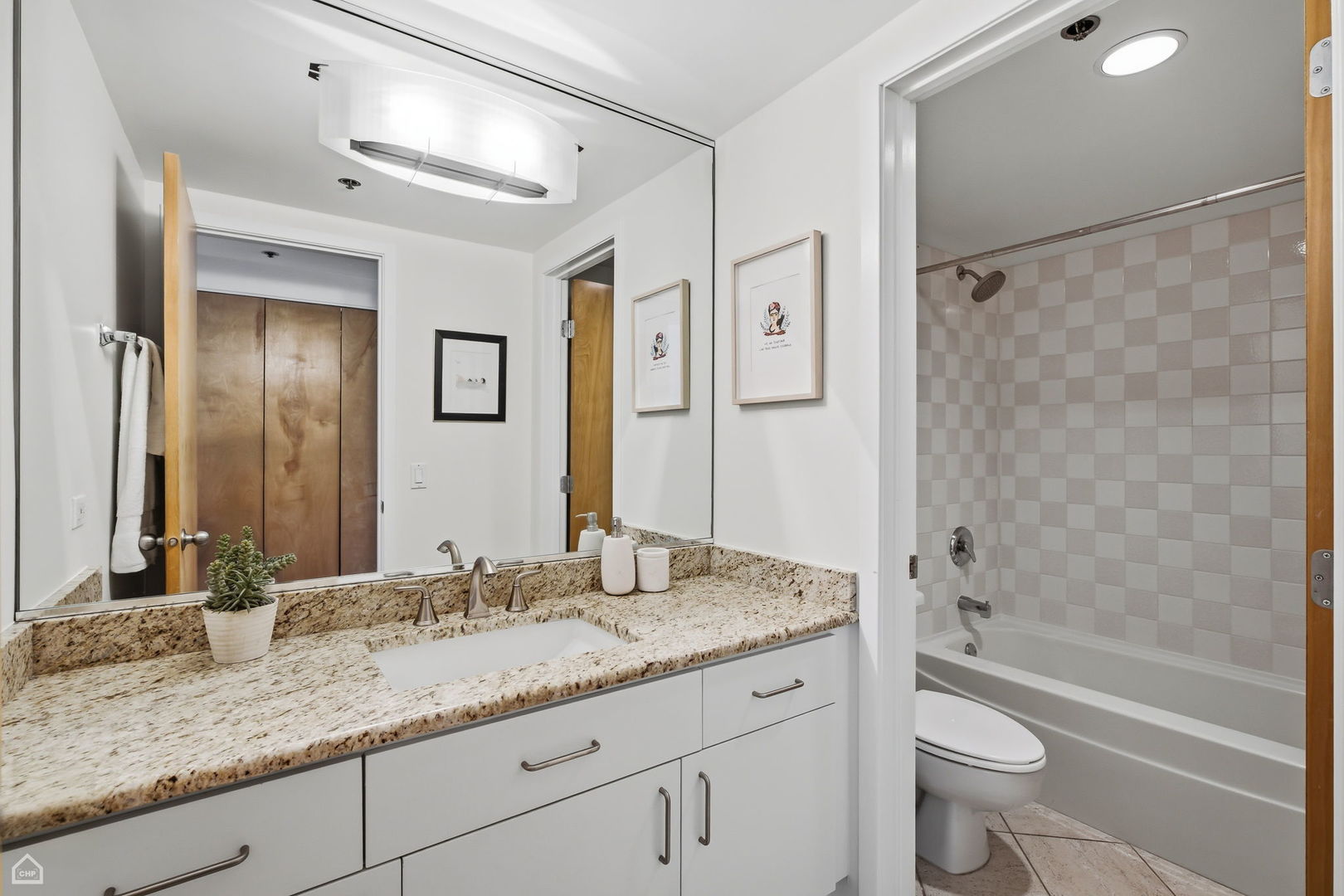 2300 W Wabansia Avenue Unit: 337