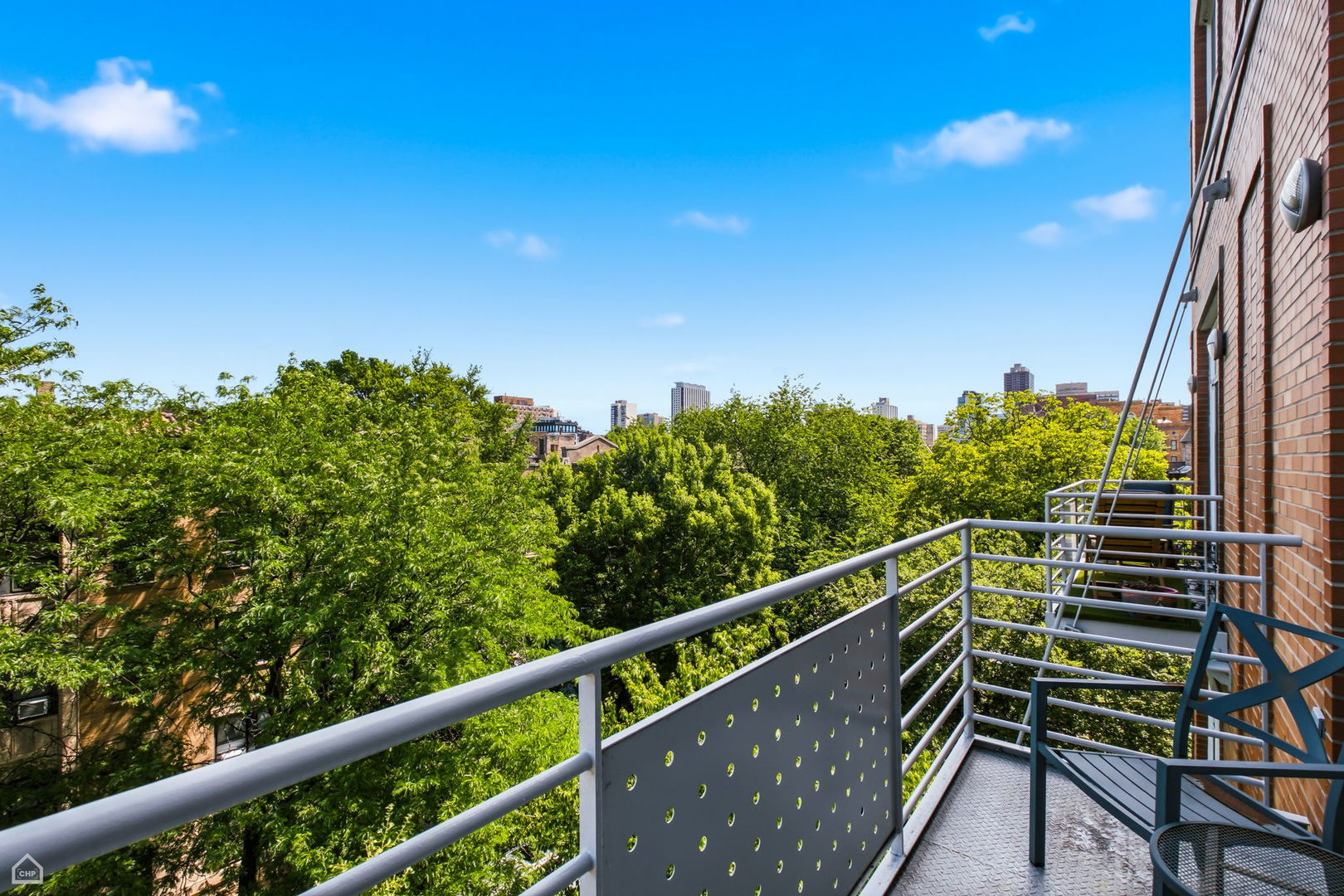 645 W Surf Street Unit: A4