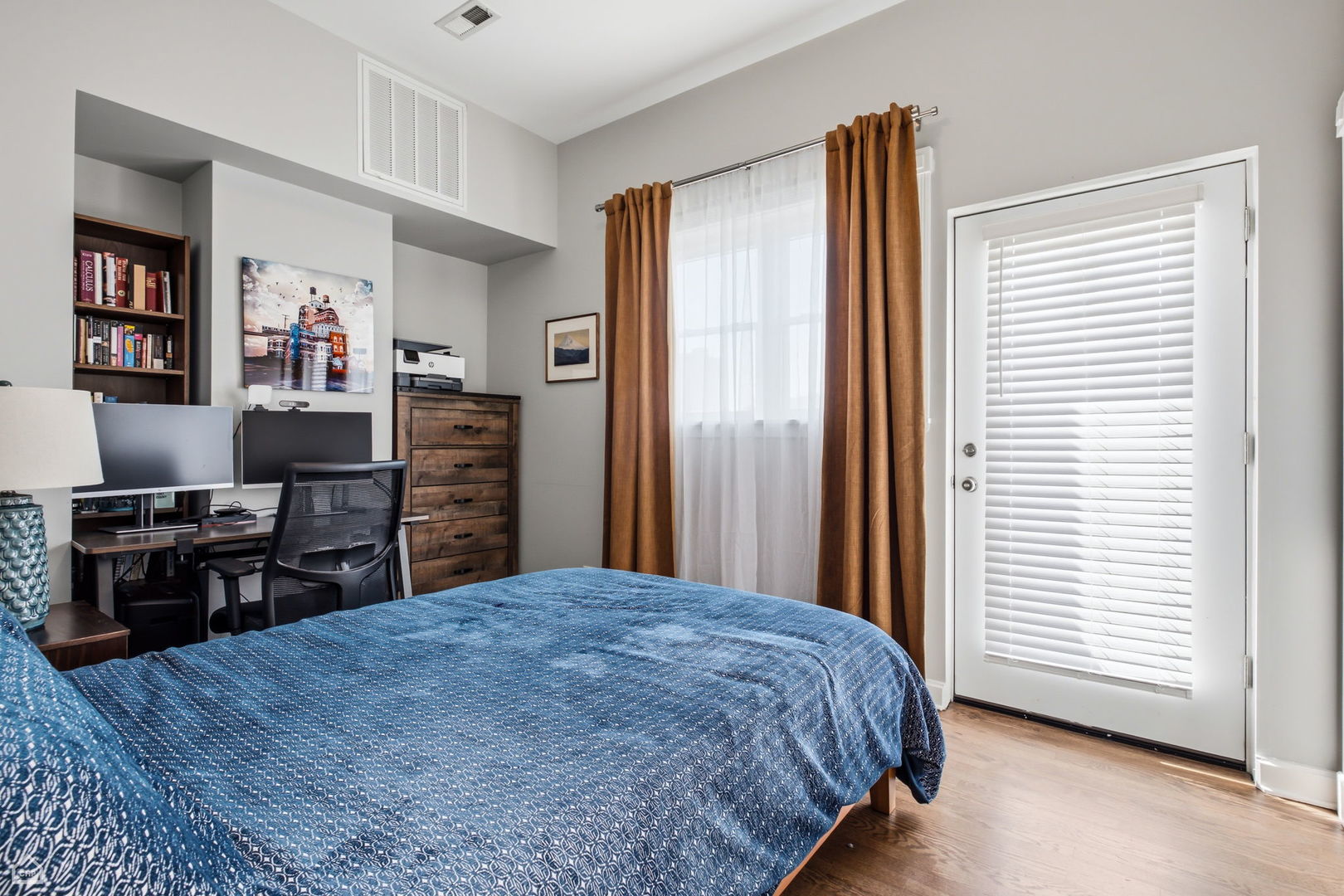645 W Surf Street Unit: A4