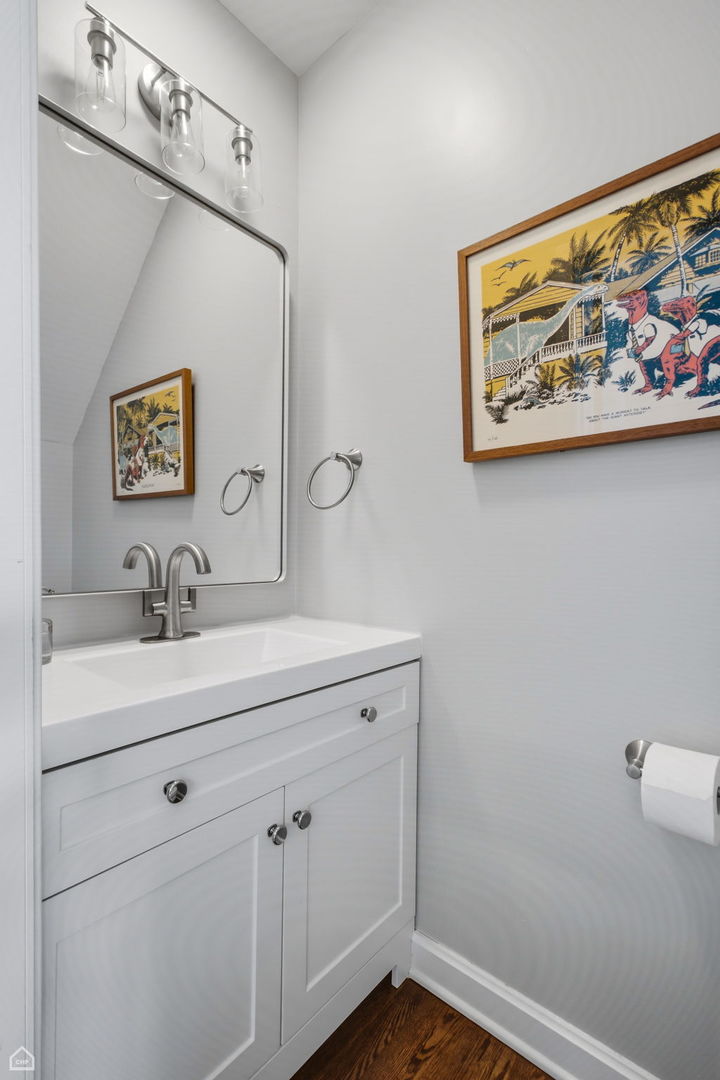 645 W Surf Street Unit: A4