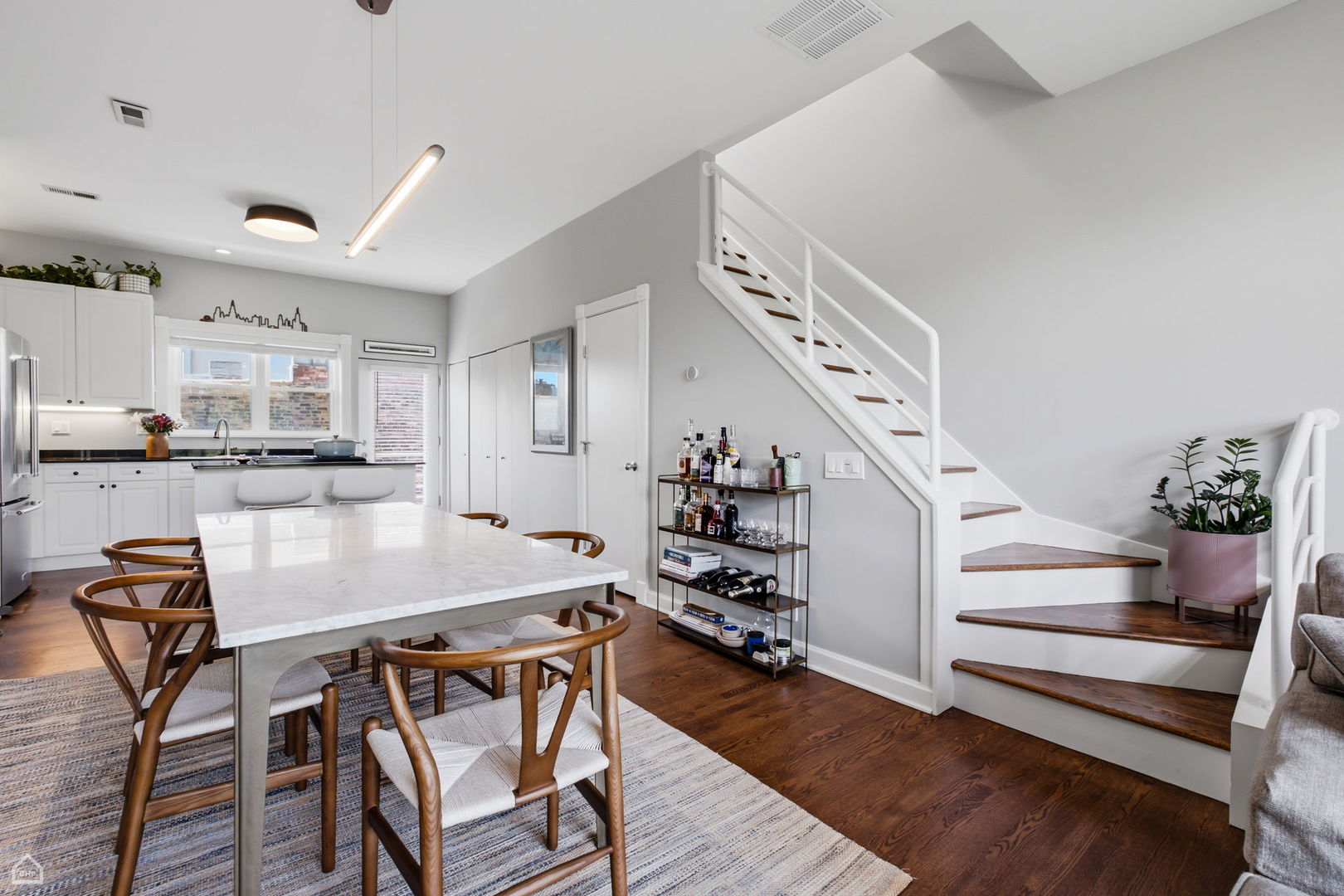645 W Surf Street Unit: A4