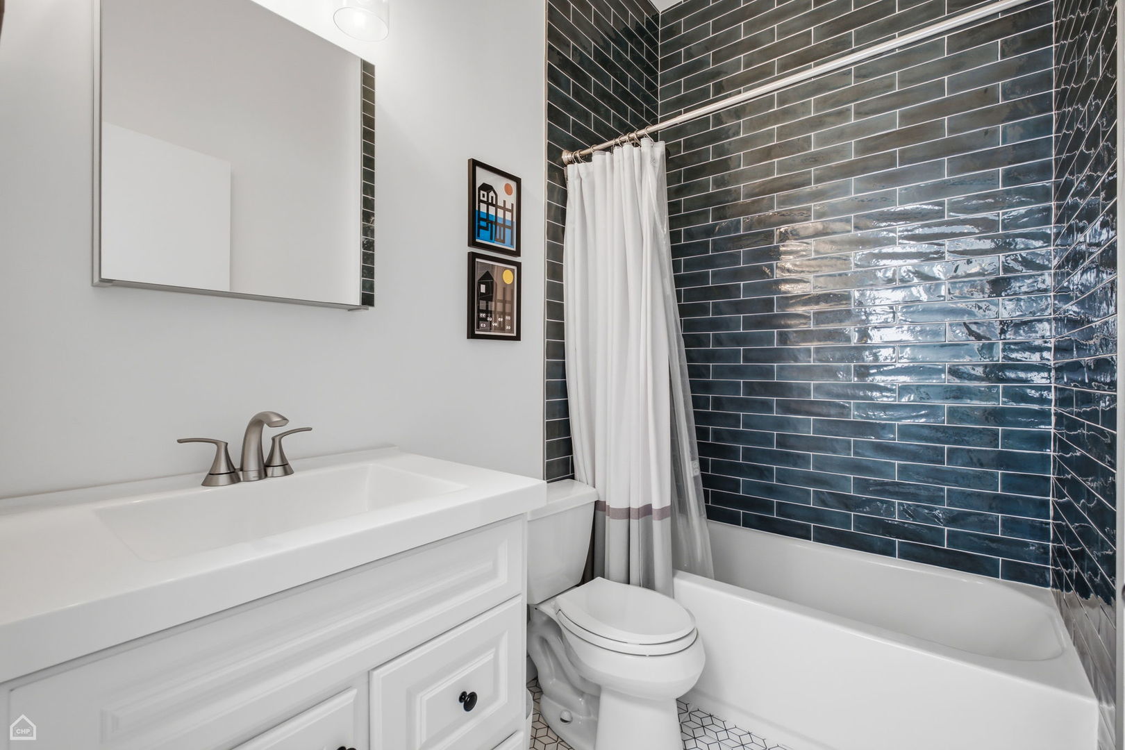 645 W Surf Street Unit: A4