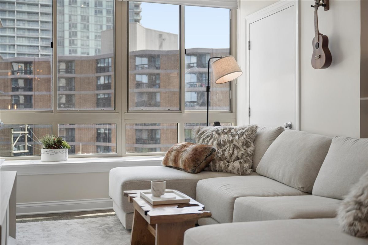230 W Division Street Unit: 602