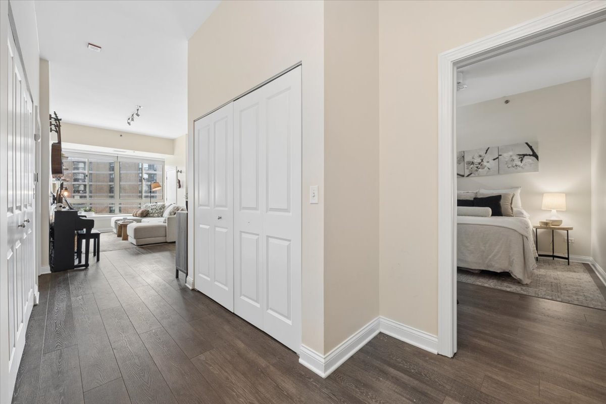 230 W Division Street Unit: 602