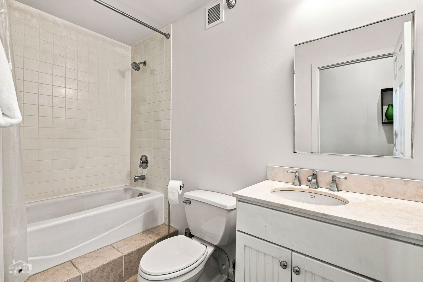 1872 N Clybourn Avenue Unit: 407