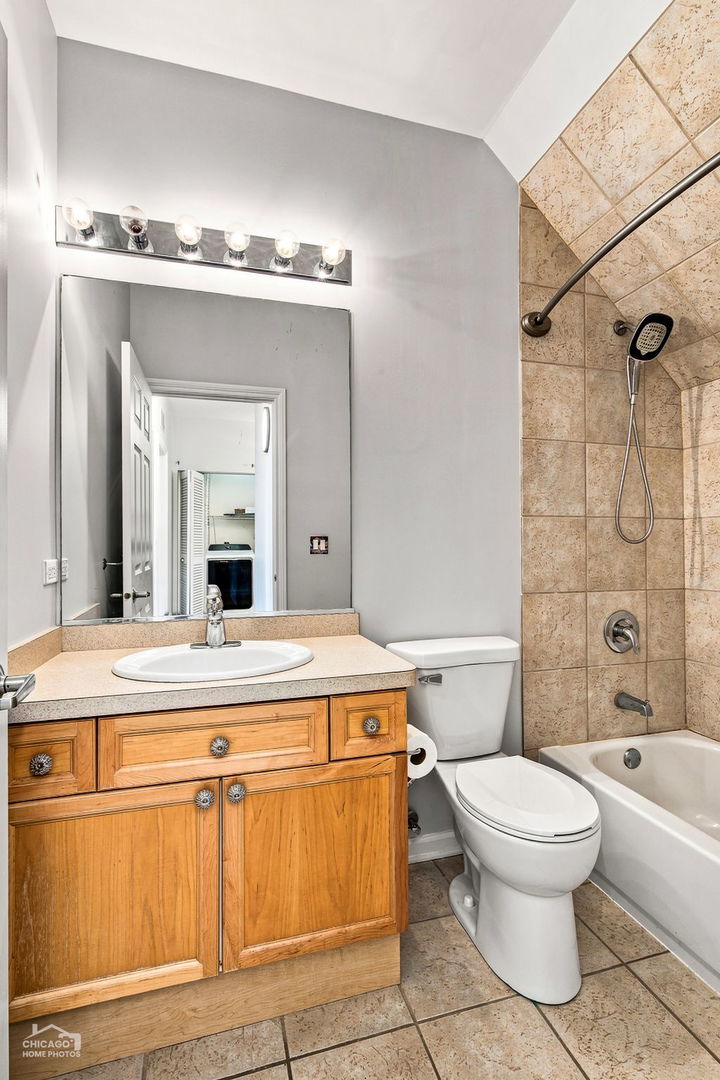 7768 N Sheridan Road Unit: 1