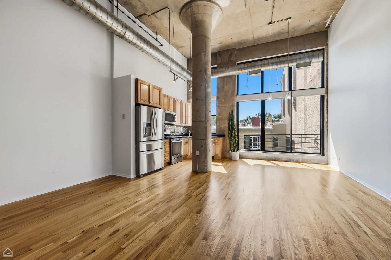 1934 N Washtenaw Avenue Unit: 207