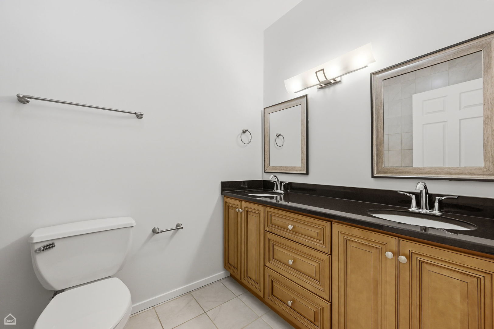 1934 N Washtenaw Avenue Unit: 207