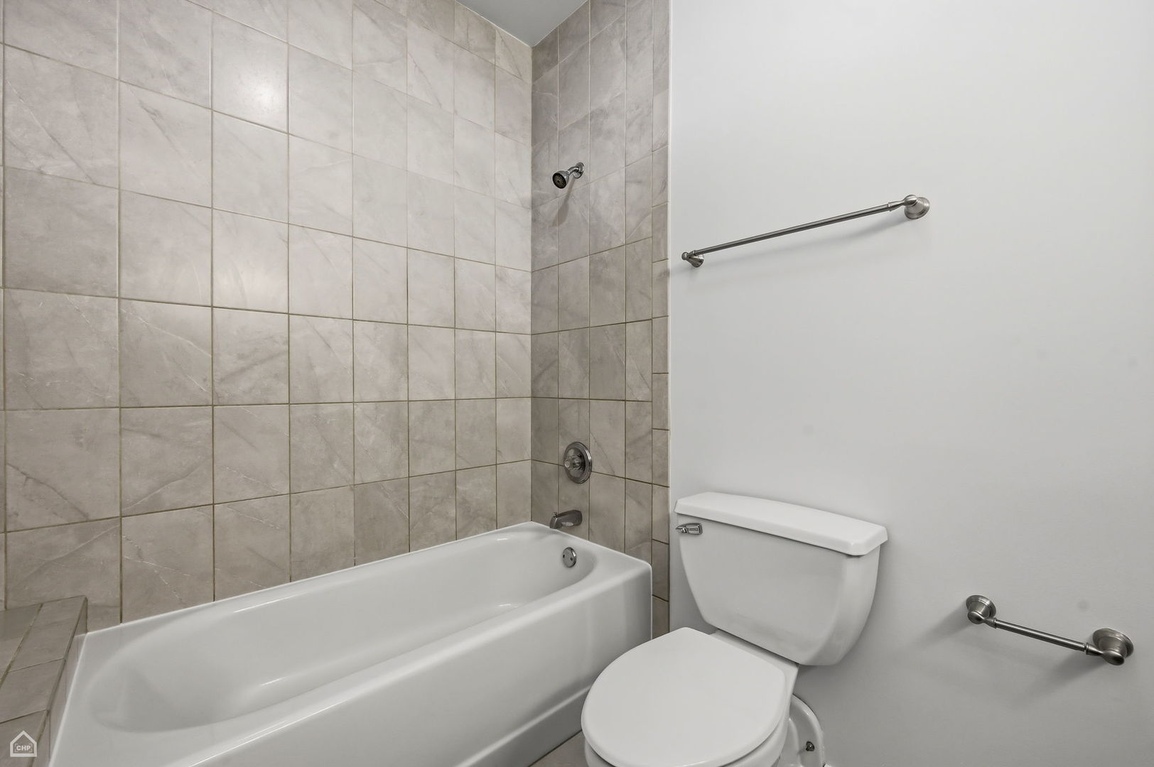 1934 N Washtenaw Avenue Unit: 207