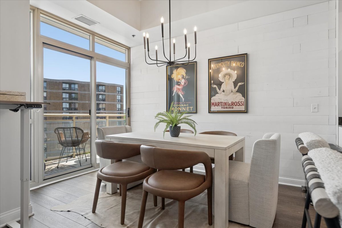 230 W Division Street Unit: 602