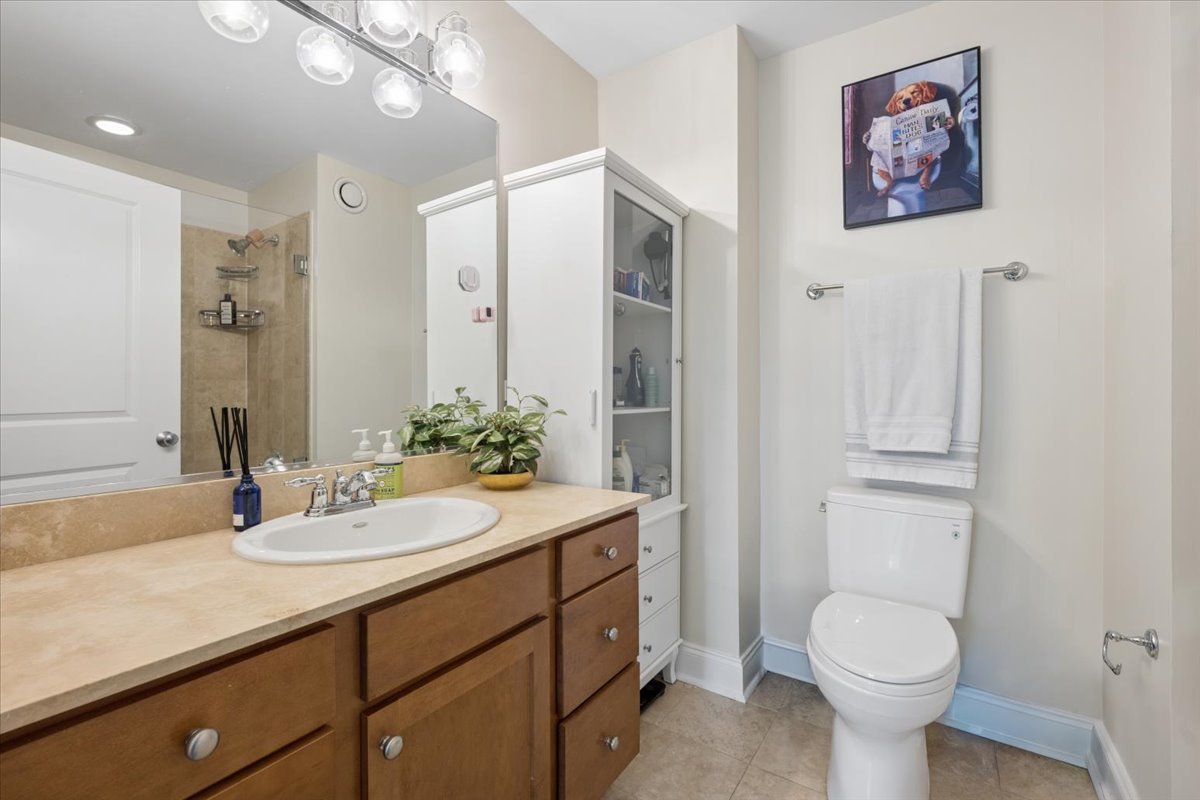 230 W Division Street Unit: 602