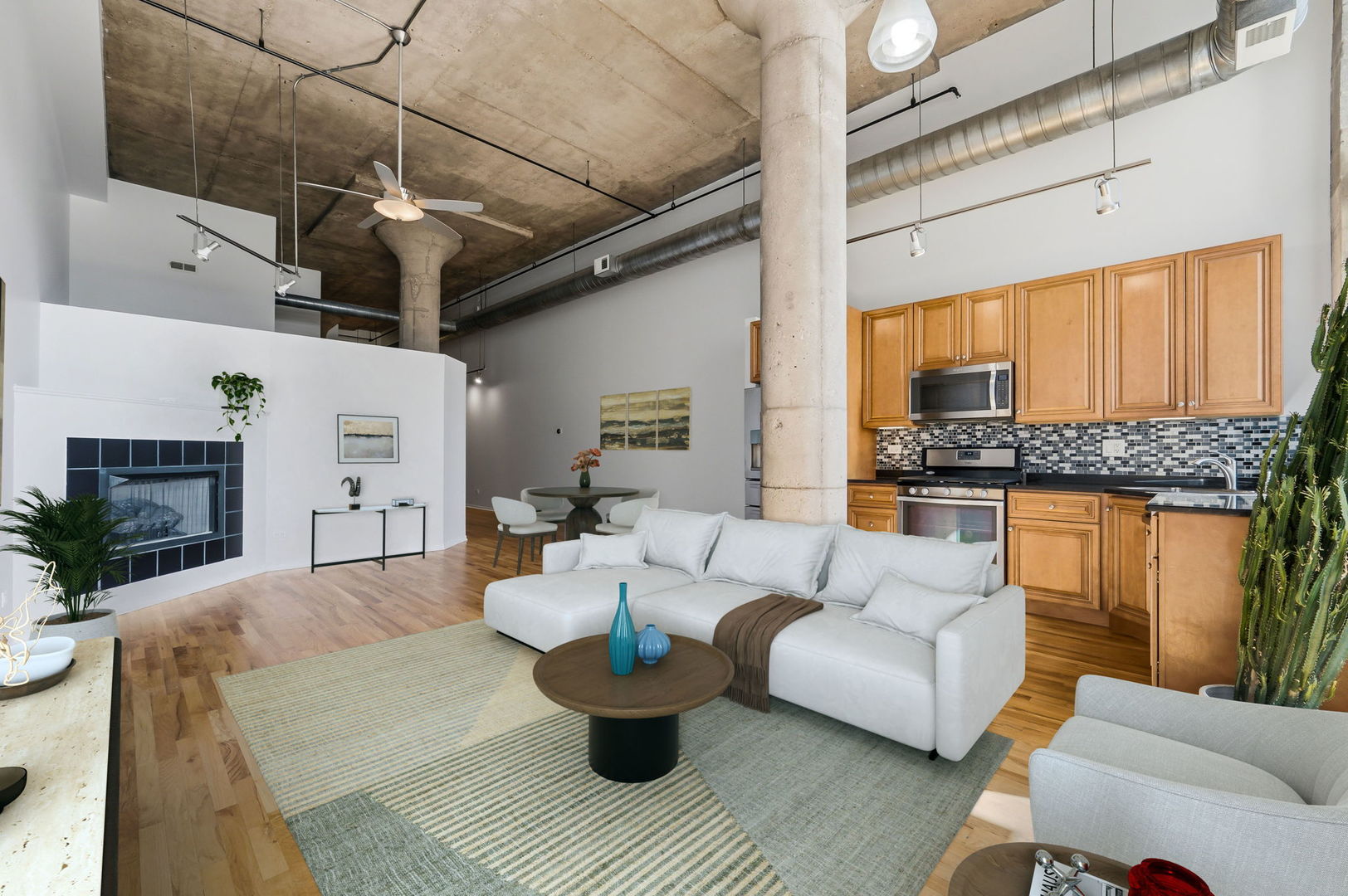 1934 N Washtenaw Avenue Unit: 207