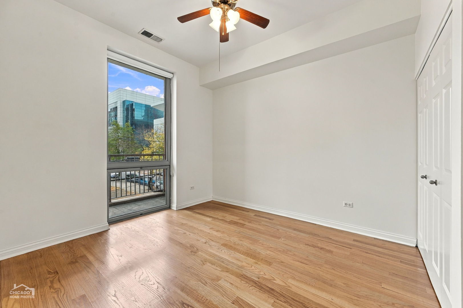 2035 S Indiana Avenue Unit: 211