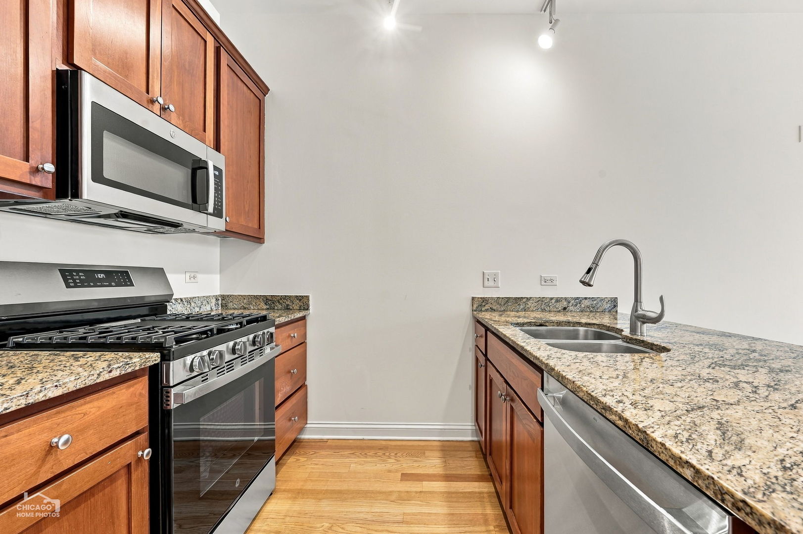 2035 S Indiana Avenue Unit: 211