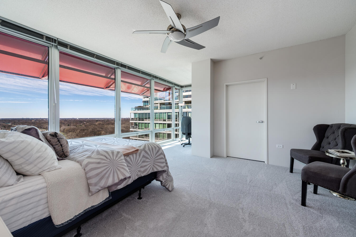 9715 Woods Drive Unit: 1801