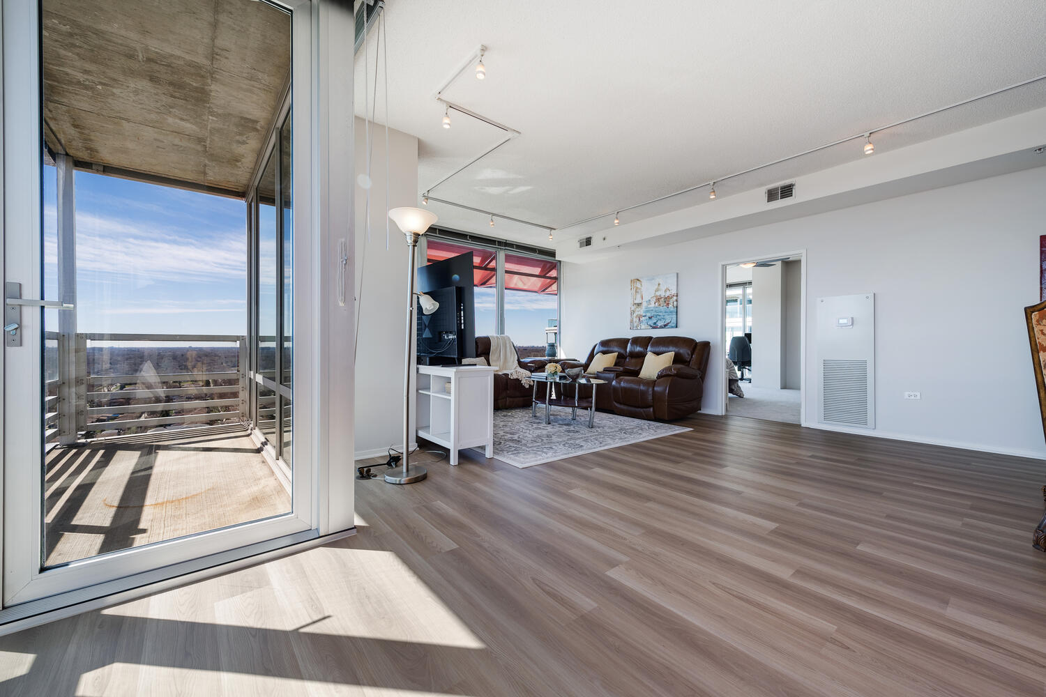 9715 Woods Drive Unit: 1801