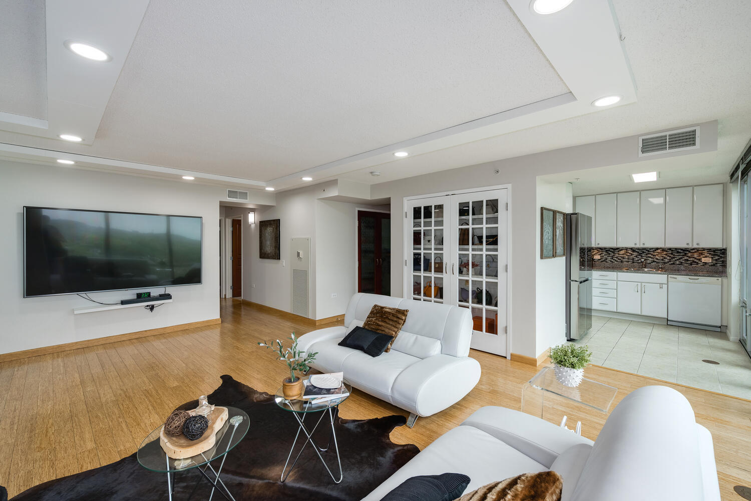 9715 Woods Drive Unit: 1102