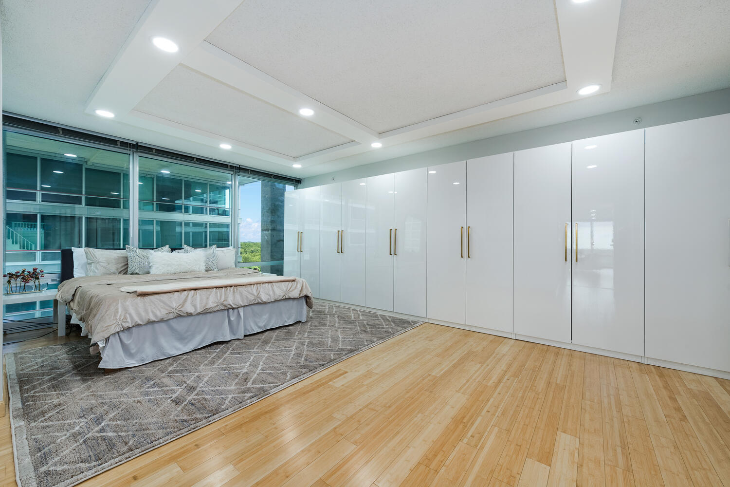 9715 Woods Drive Unit: 1102