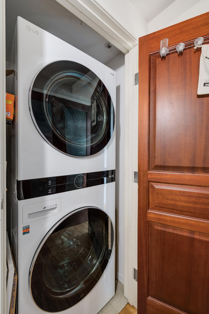 9715 Woods Drive Unit: 1102