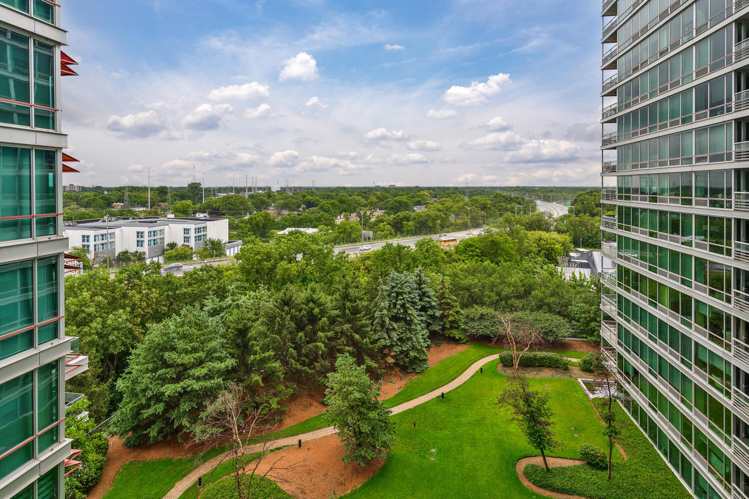 9715 Woods Drive Unit: 1102