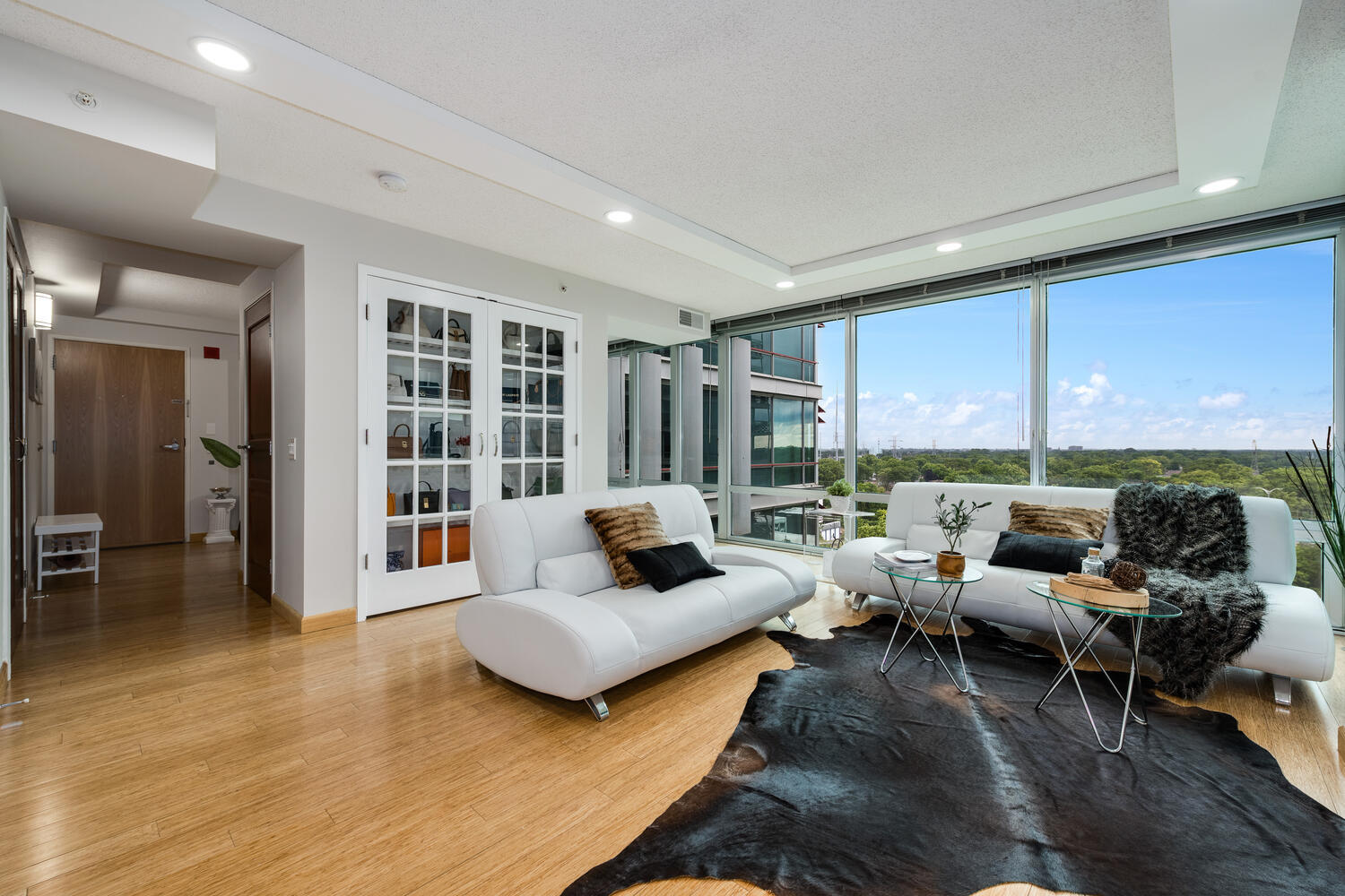 9715 Woods Drive Unit: 1102