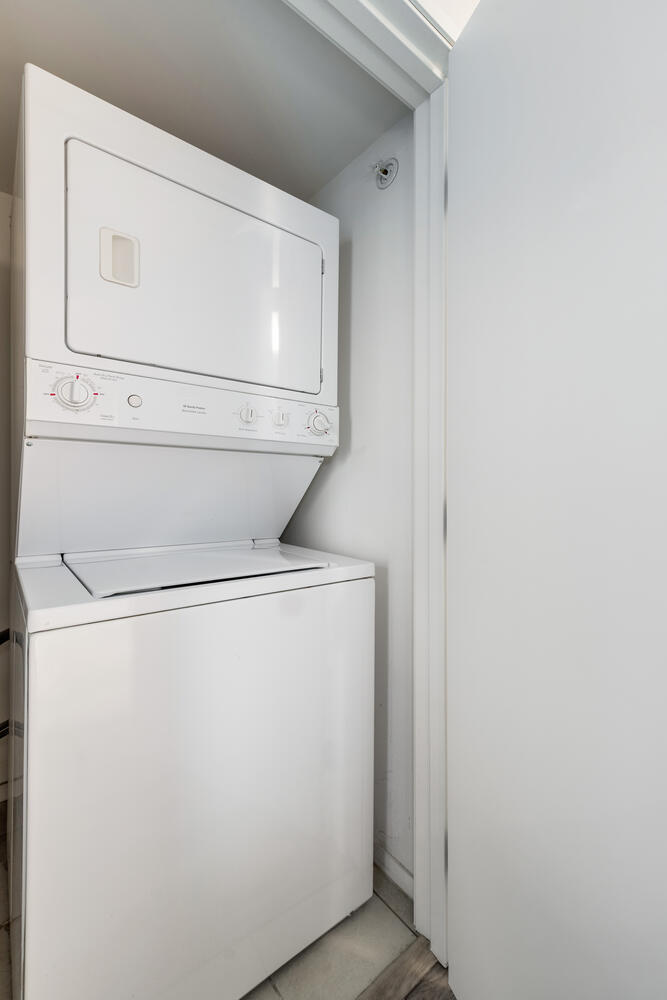 9715 Woods Drive Unit: 700