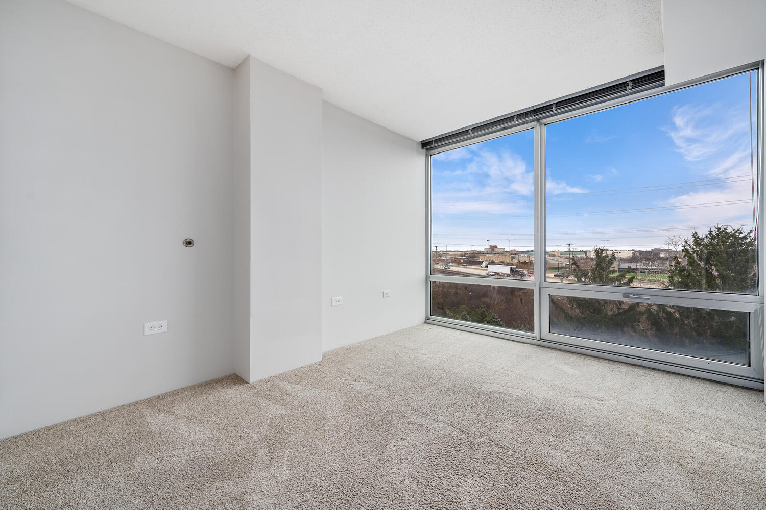 9715 Woods Drive Unit: 700