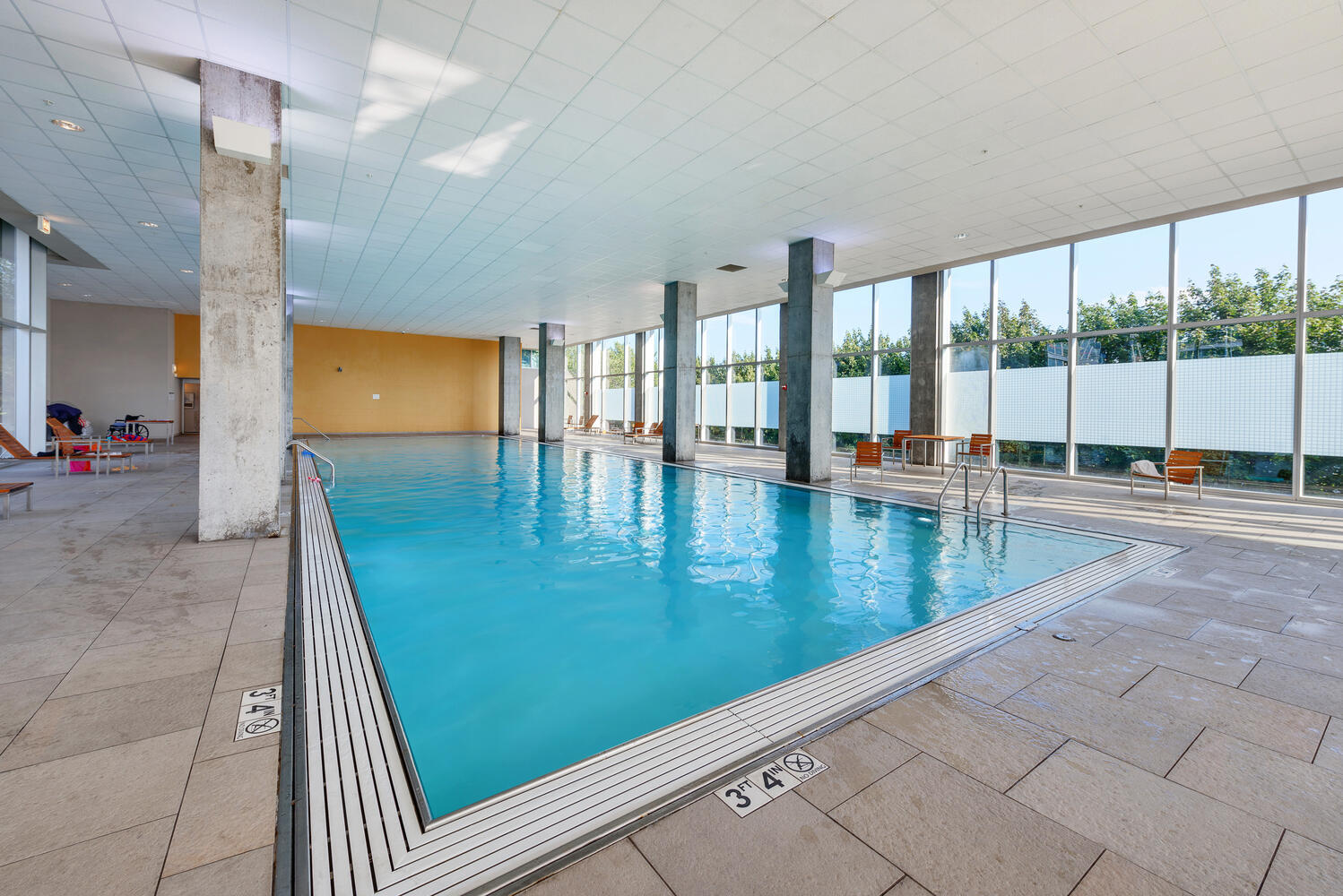 9715 Woods Drive Unit: 700