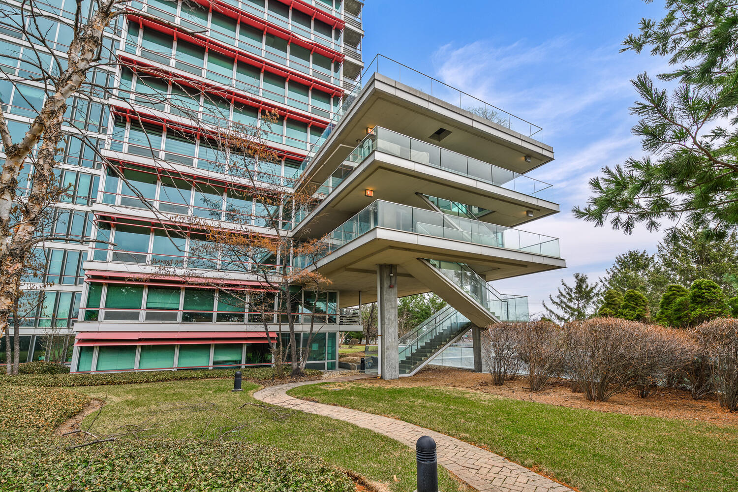 9715 Woods Drive Unit: 700