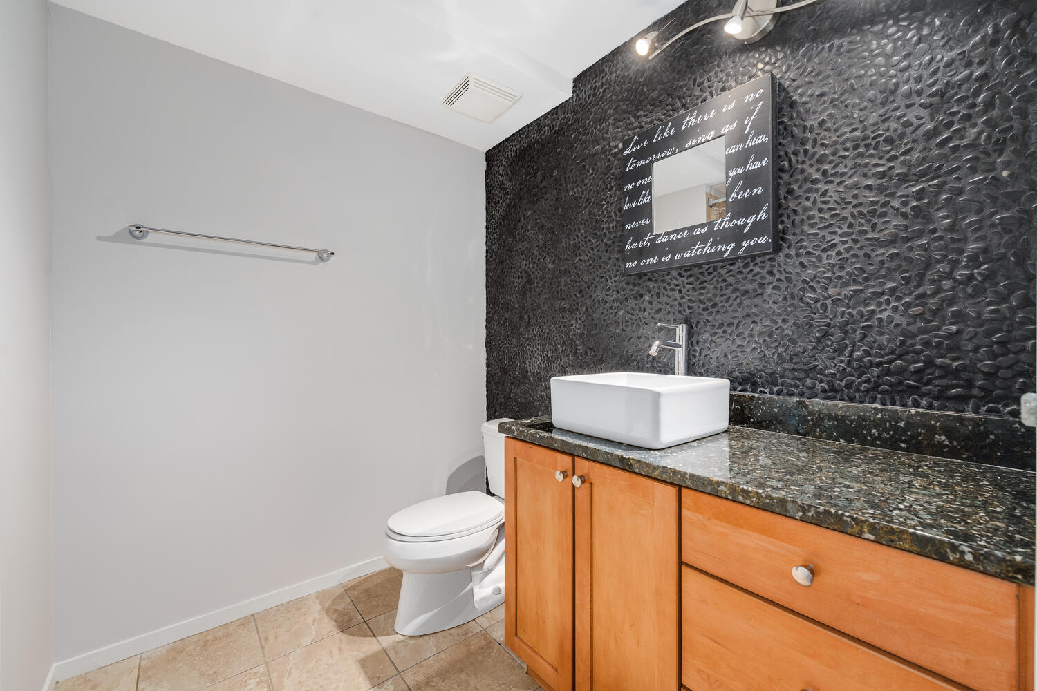 9715 Woods Drive Unit: 700