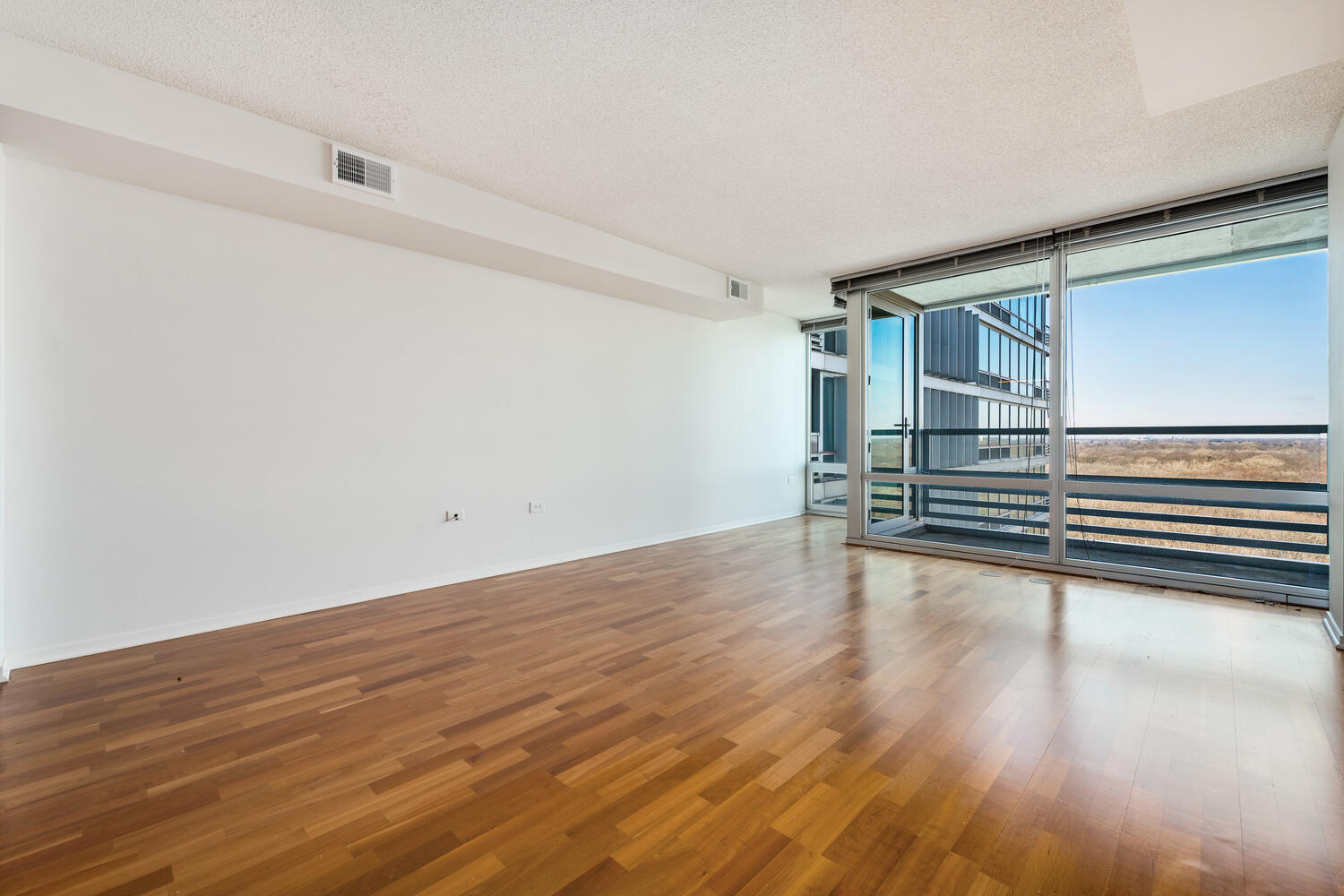 9715 WOODS Drive Unit: 1606