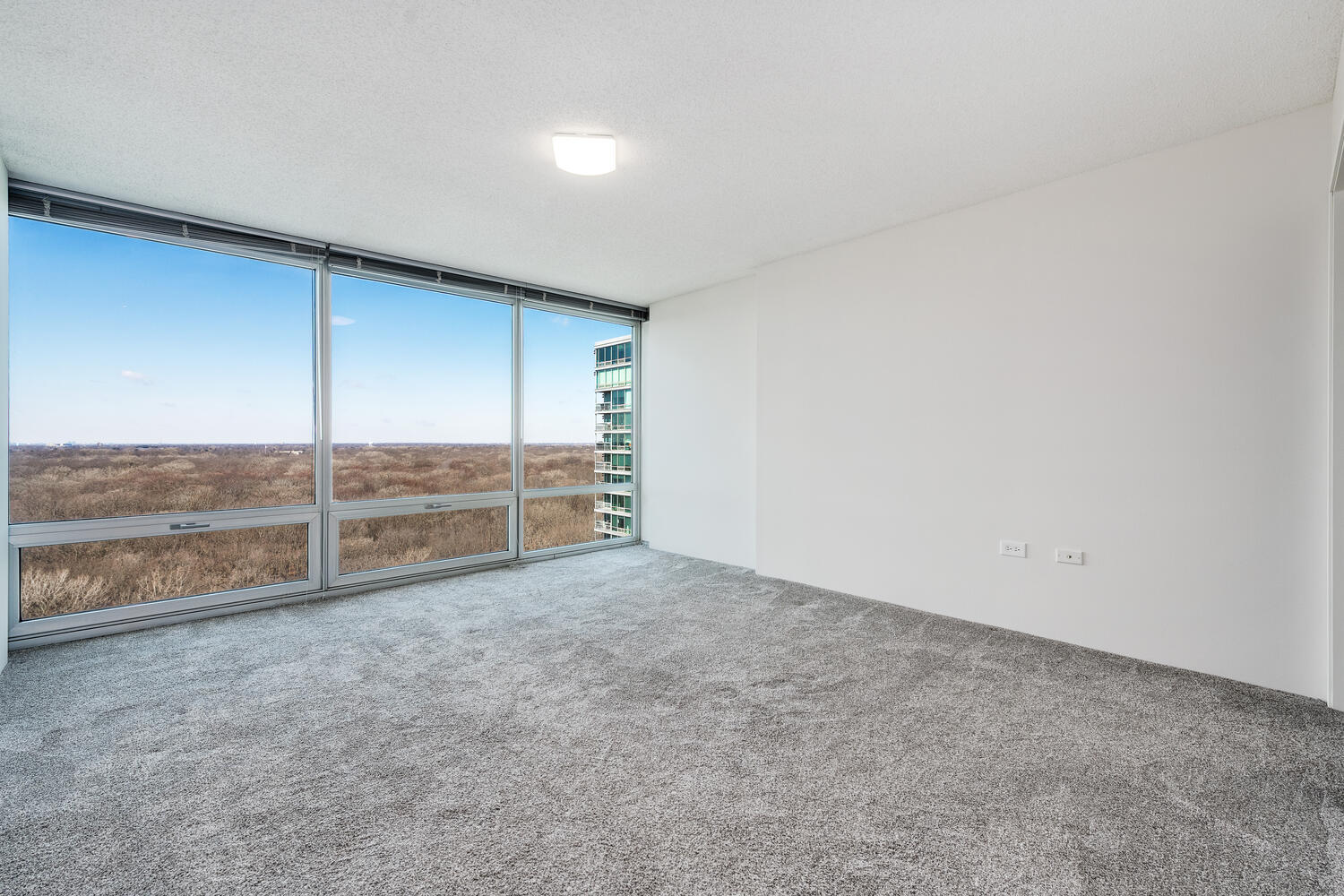 9715 WOODS Drive Unit: 1606