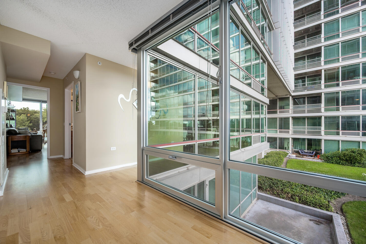 9715 Woods Drive Unit: 510