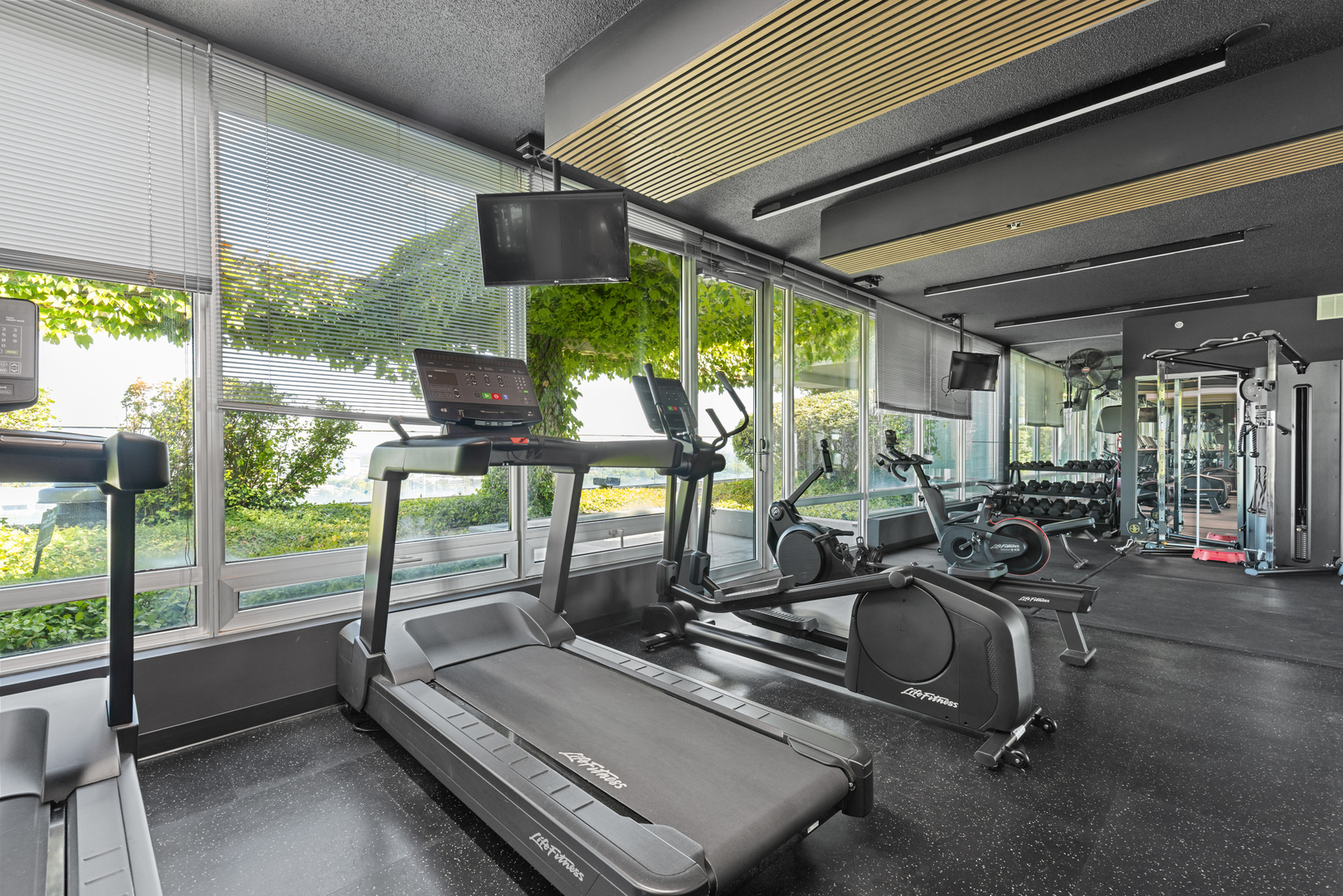 9715 Woods Drive Unit: 510