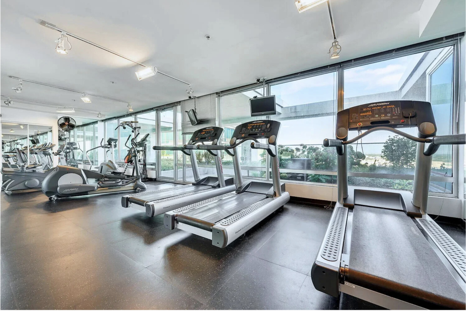 9715 Woods Drive Unit: 510