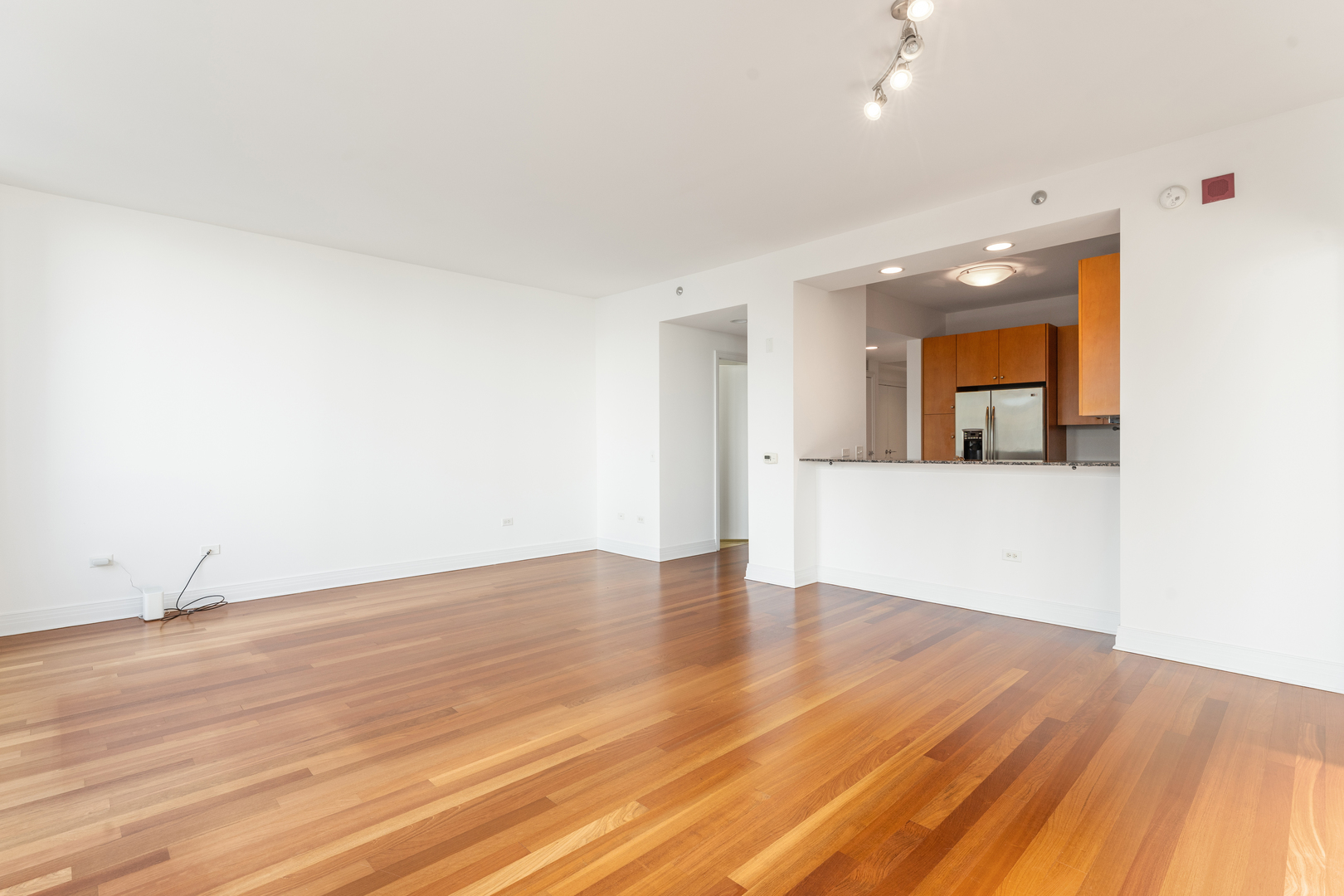 600 N Lake Shore Drive Unit: 2707