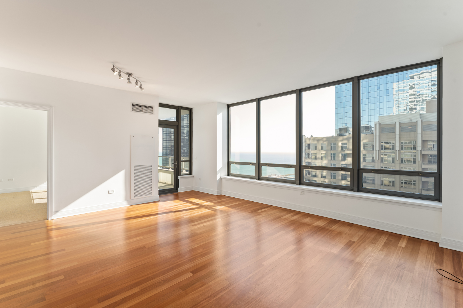 600 N Lake Shore Drive Unit: 2707