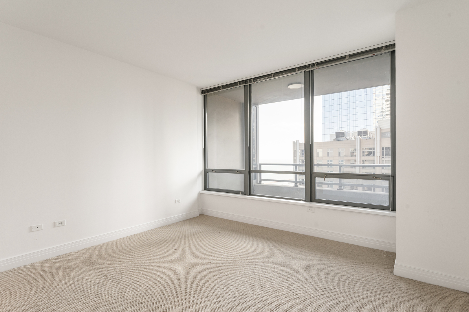 600 N Lake Shore Drive Unit: 2707