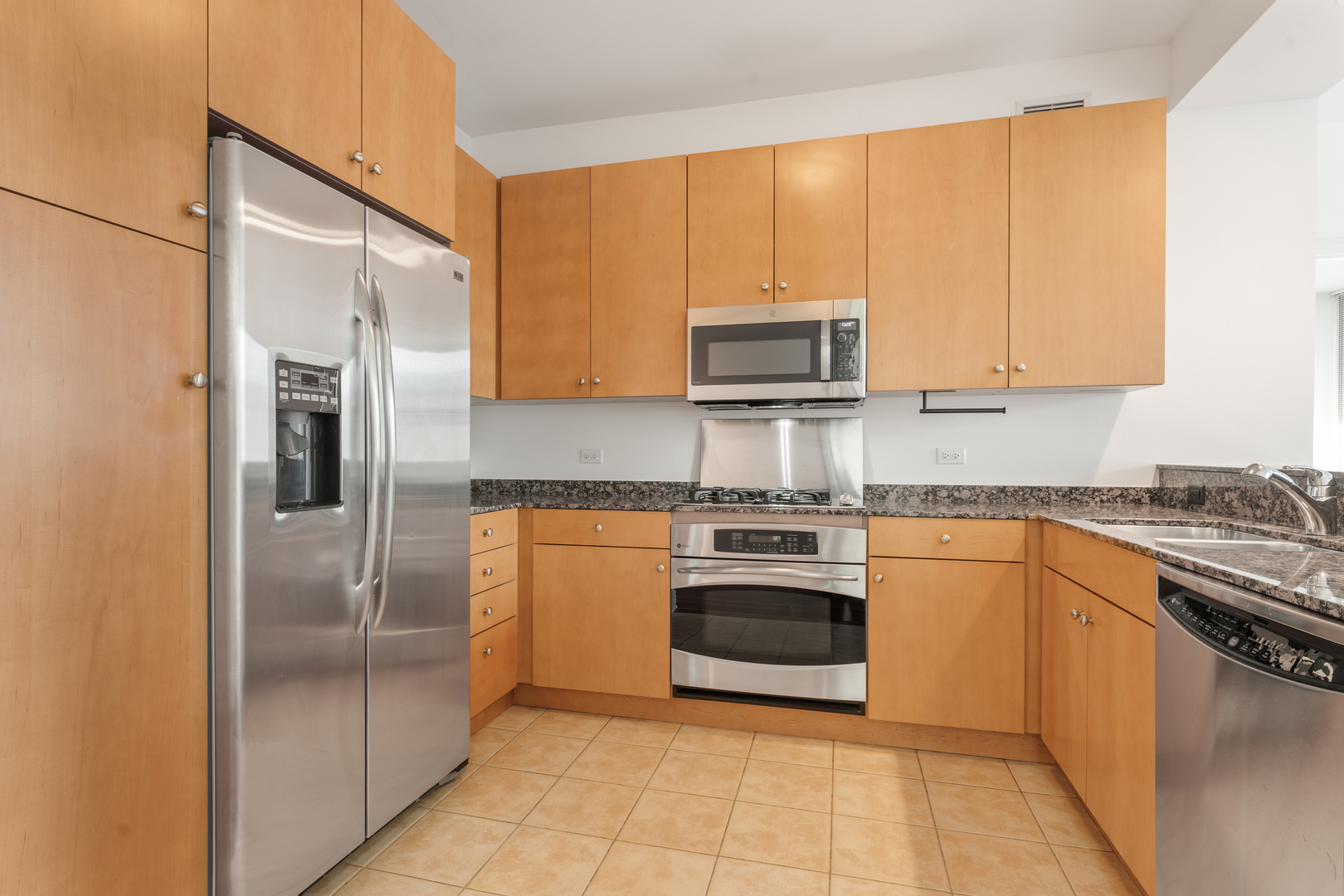 600 N Lake Shore Drive Unit: 2707