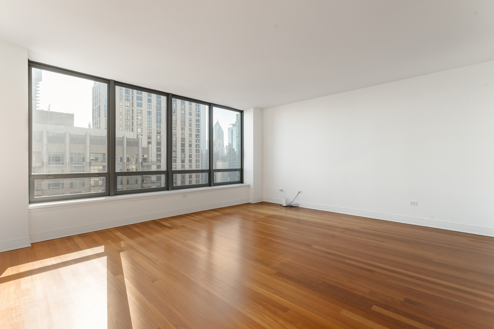 600 N Lake Shore Drive Unit: 2707