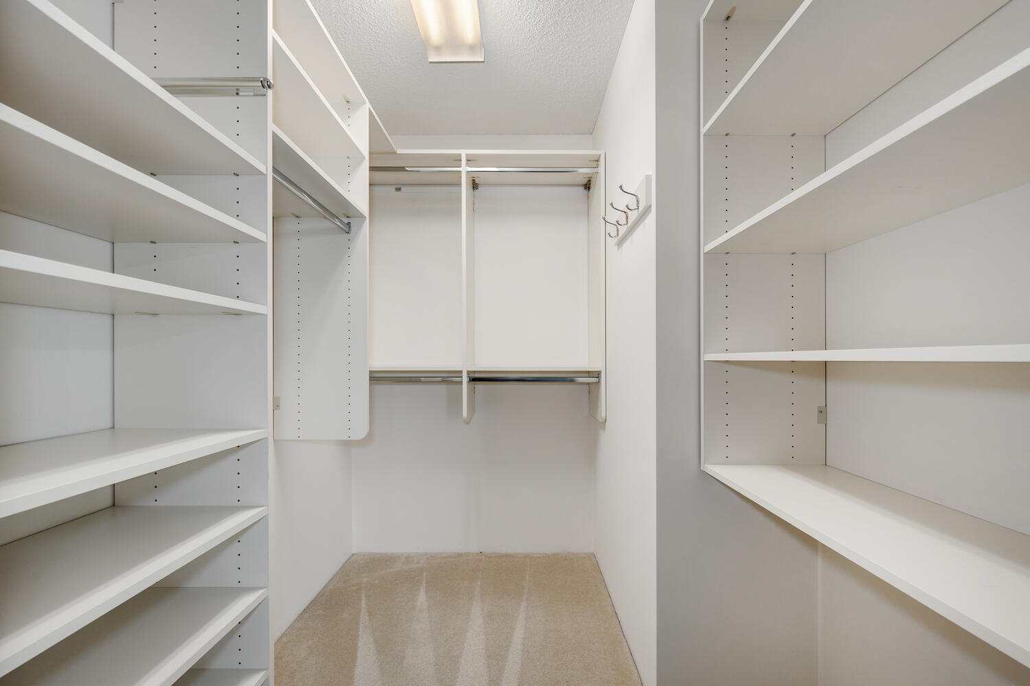 9655 Woods Drive Unit: 1102