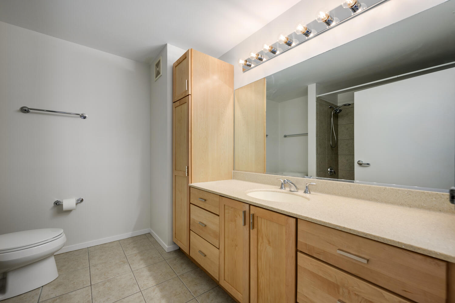 9655 Woods Drive Unit: 1809
