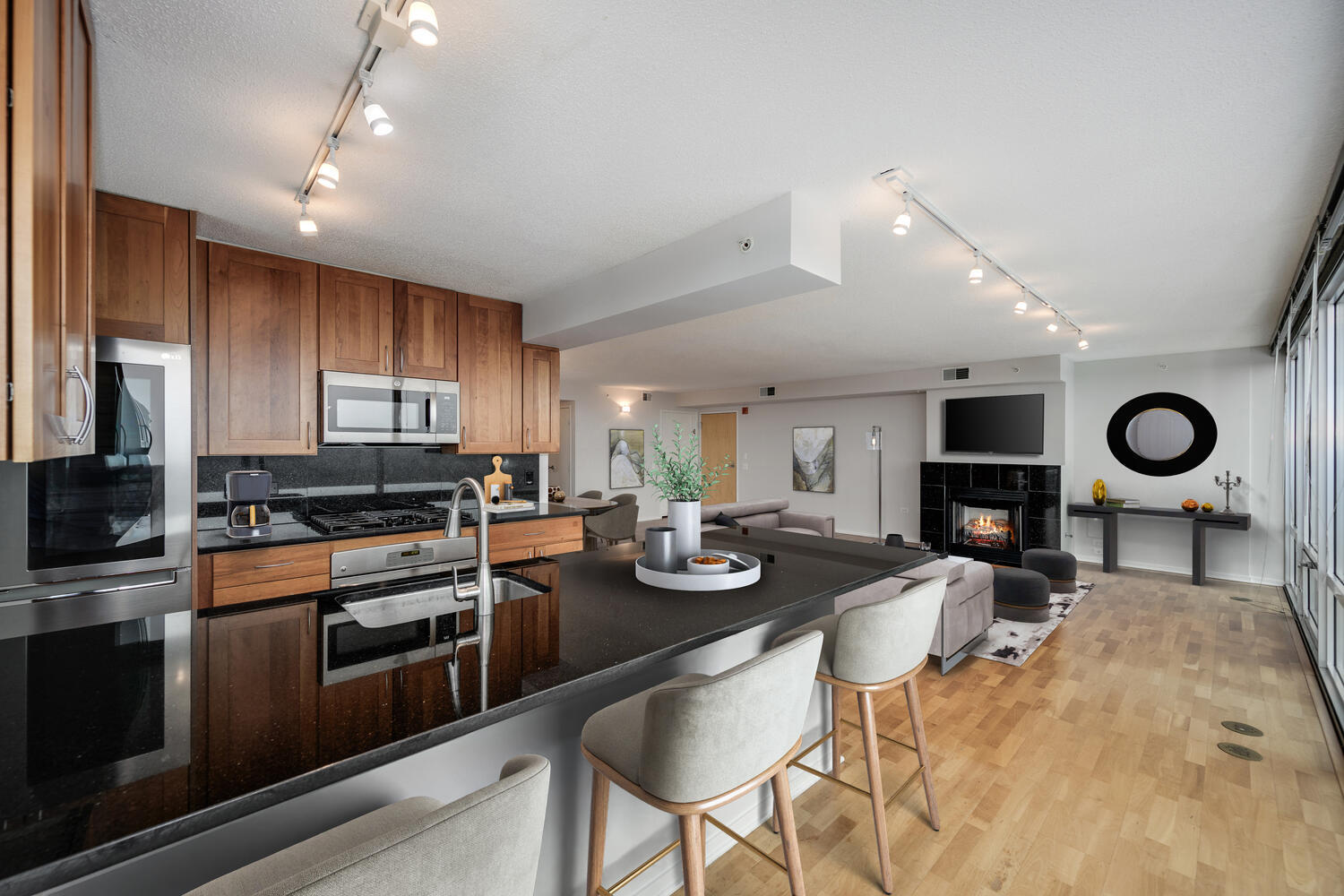 9725 Woods Drive Unit: 1502