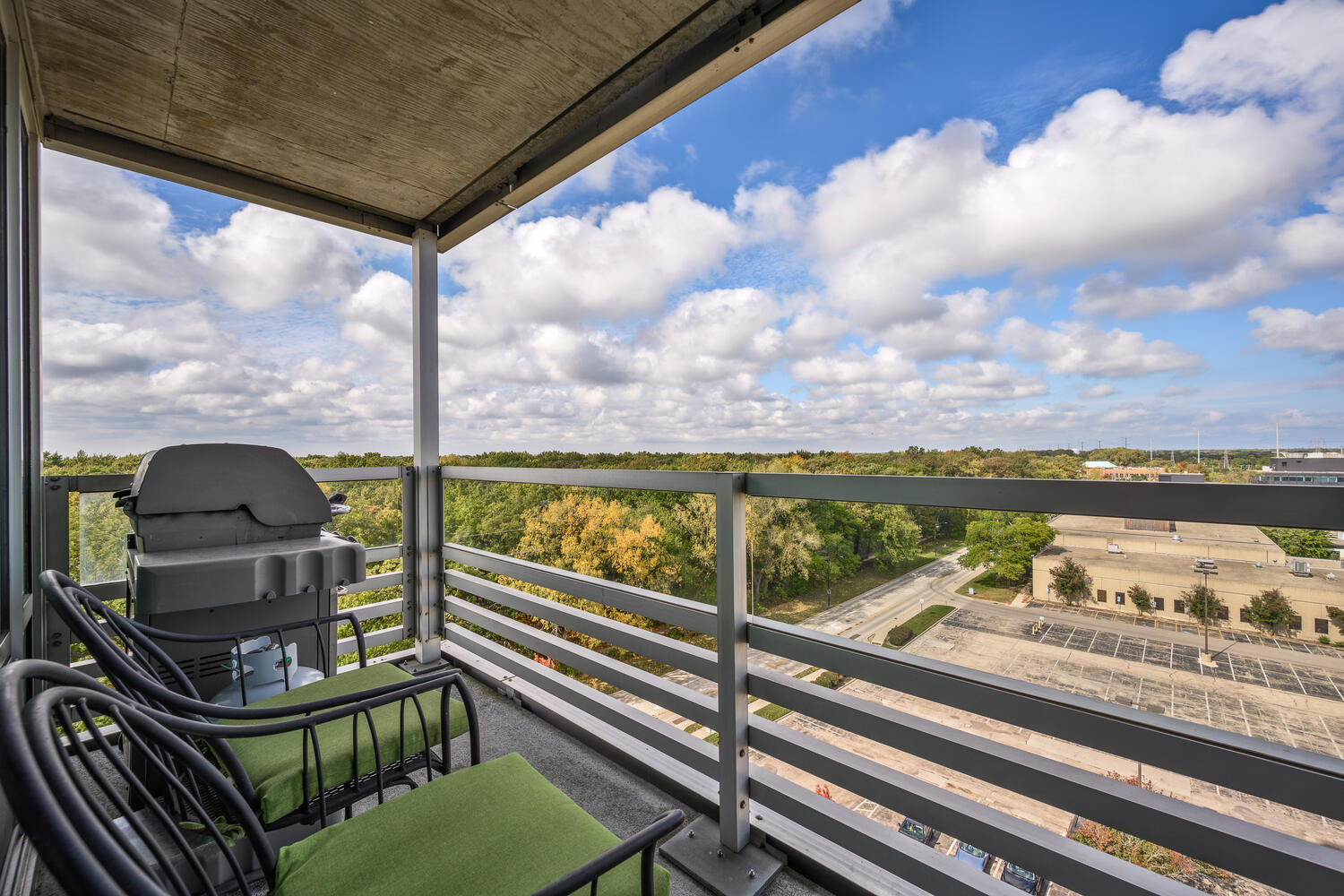 9725 Woods Drive Unit: 1502