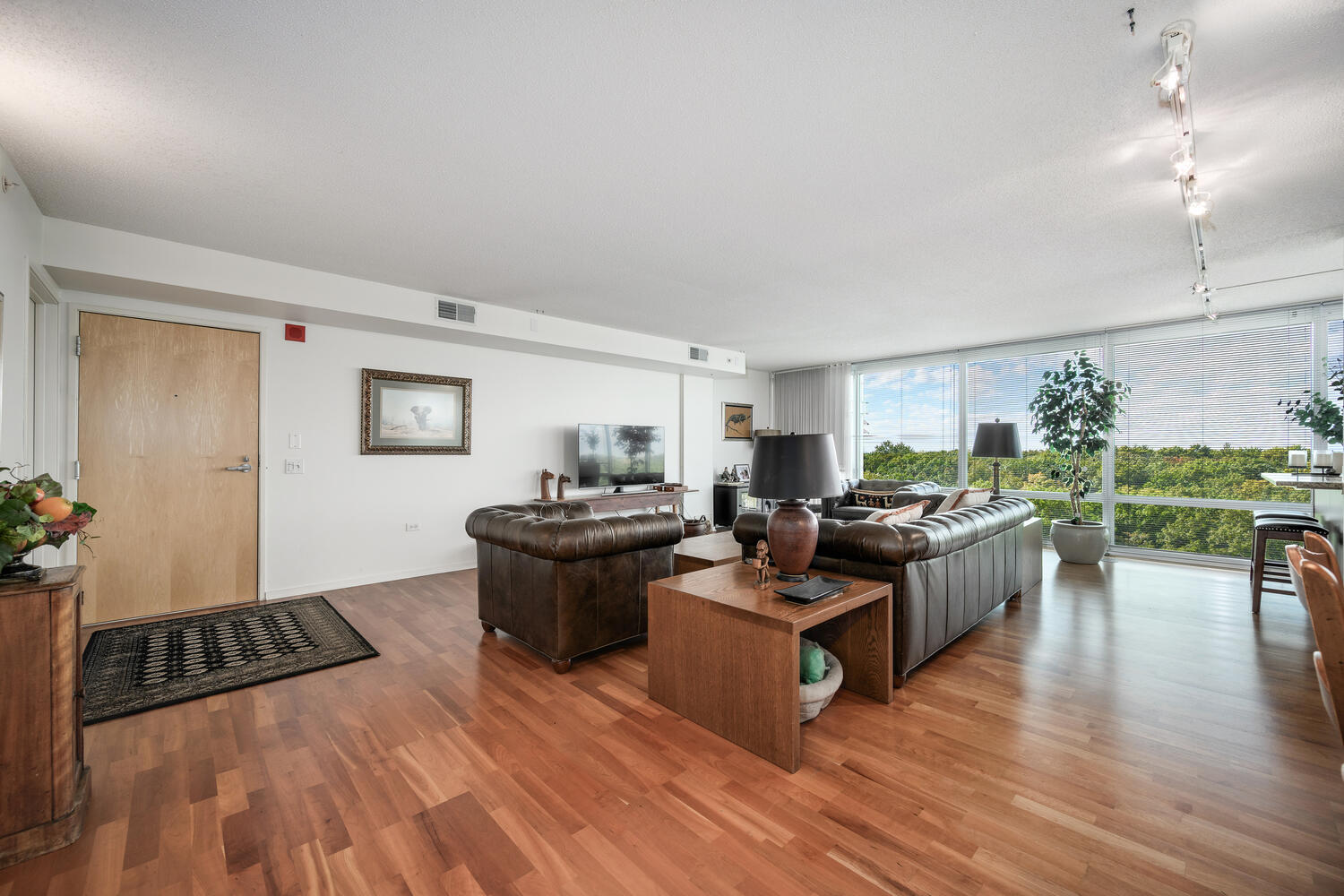 9725 Woods Drive Unit: 1002