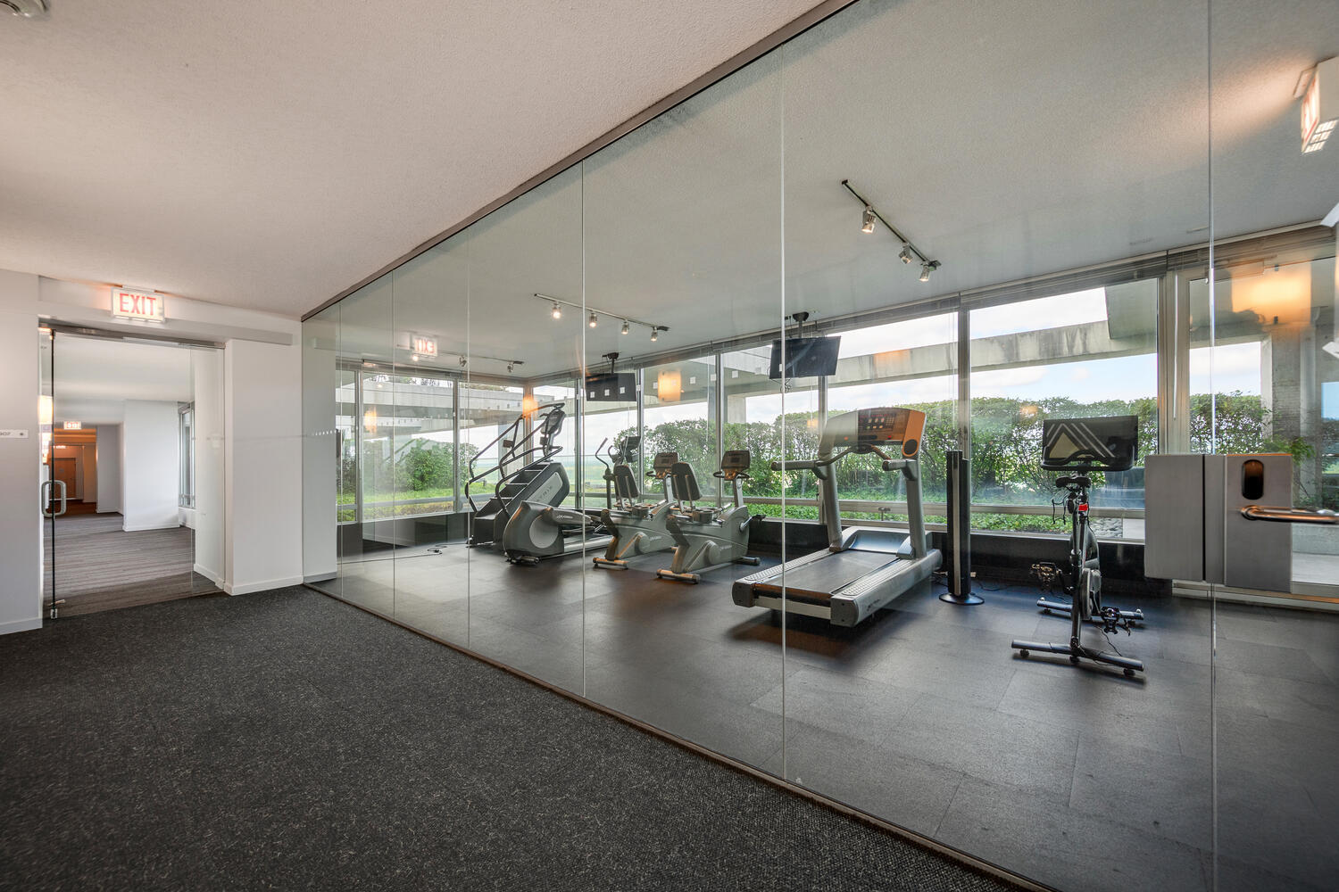 9725 Woods Drive Unit: 305